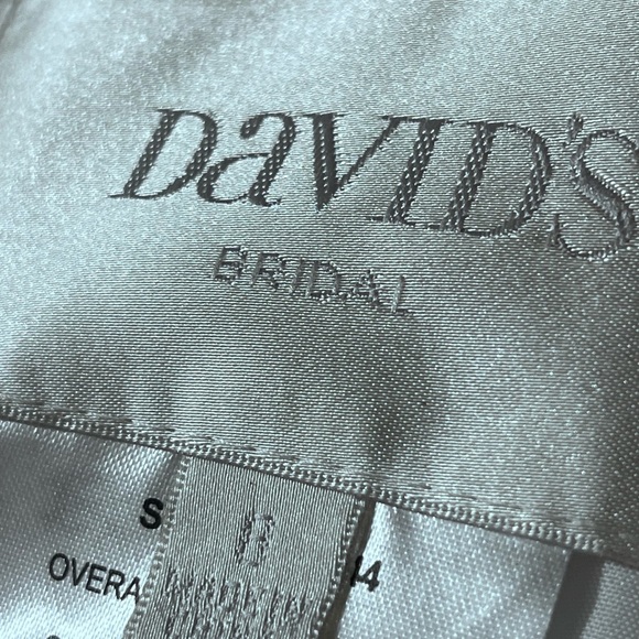 David's Bridal YP3344 Elegant White Lace Gown Sz 8 Women - Picture 3 of 14